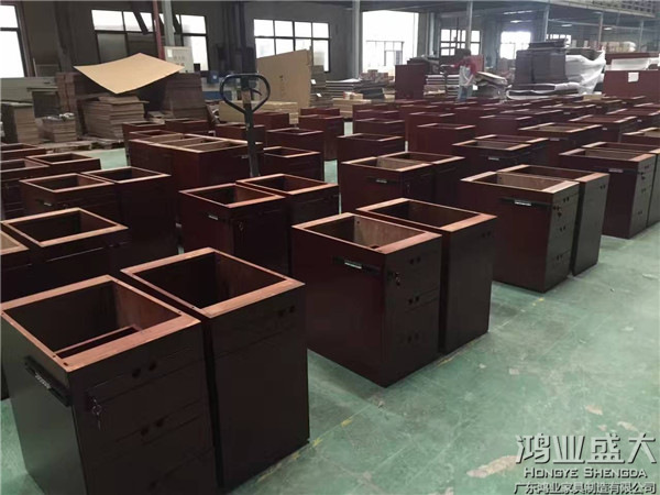 办公家具工厂年尾最后冲刺生产