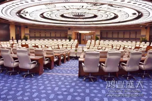 圆桌聚会较量适合董事会、高层向导聚会、部分聚会、分组讨论这些加入性较强的运动。